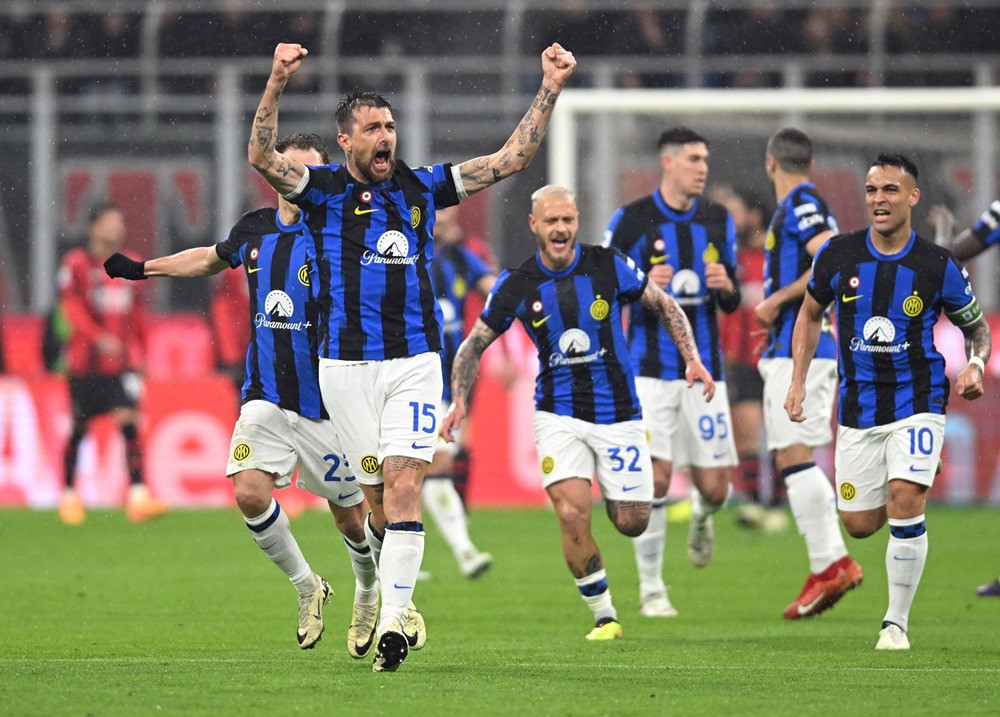 Inter Milan vô địch Serie A sớm 5 vòng đấu, đánh bại đại kình địch AC Milan