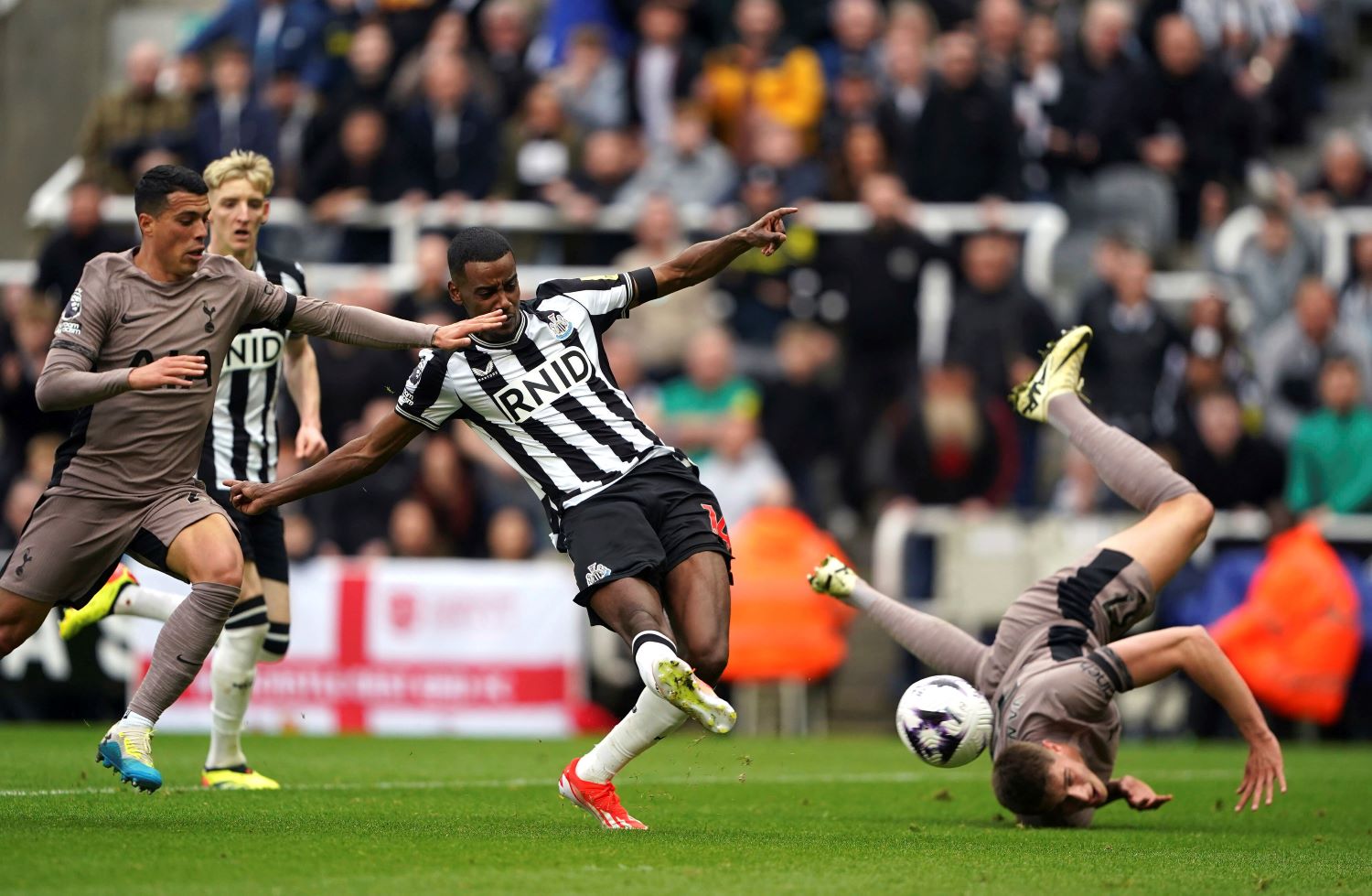 nhan dinh tottenham vs newcastle 19h30 ngay 04 01 ngoai hang anh 3